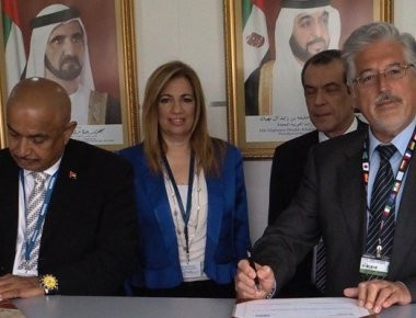 Οταν ΠΑΣΟΚ και ΝΔ πουλούσαν όπλα σε Άραβες μεσάζοντες